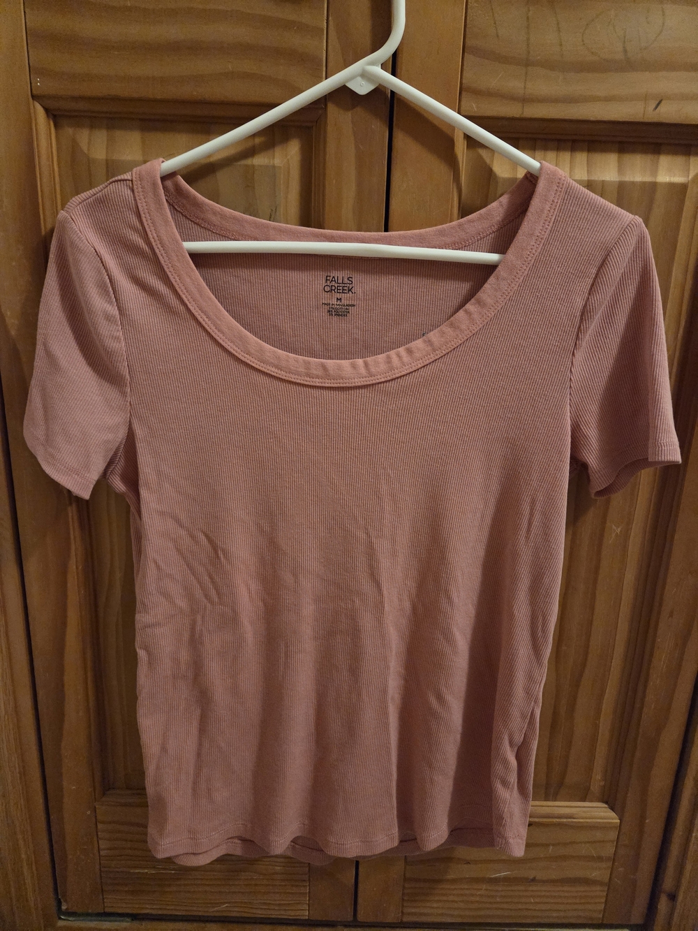 🌻 3/$20 Deal!! Falls Creek Rose Scoop Neck Short Sleeve Tee